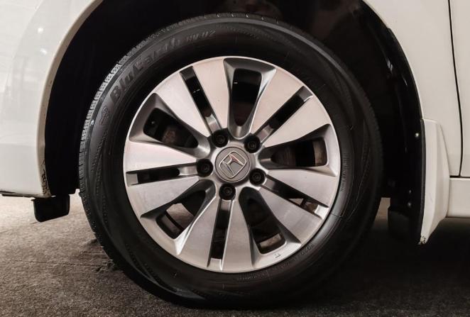 Honda Stepwgn V с пробегом 2016 года, цена 1 870 000 рублей, 155200 км, минивэн, Автокод Объявления
