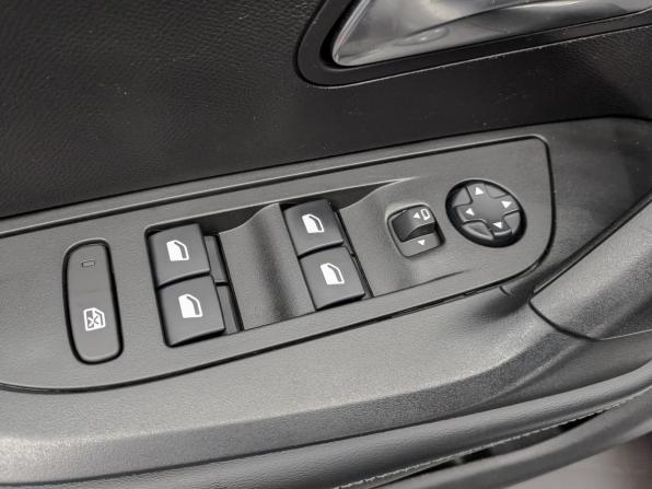 Peugeot 2008 II с пробегом 2022 года, цена 1 815 000 рублей, 102663 км, внедорожник, Автокод Объявления