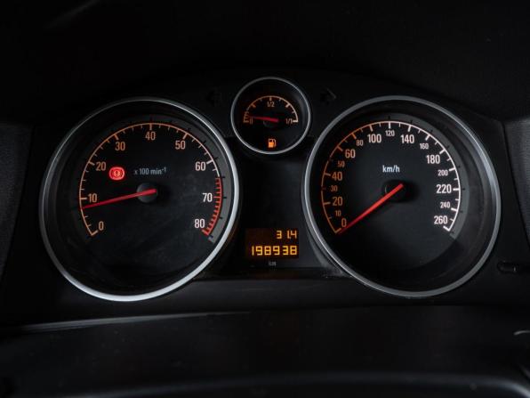 Opel Astra H Рестайлинг с пробегом 2011 года, цена 660 000 рублей, 198938 км, седан, Автокод Объявления