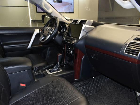 Toyota Land Cruiser Prado 150 Series Рестайлинг 2 с пробегом 2017 года, цена 4 150 000 рублей, 208001 км, внедорожник, Автокод Объявления