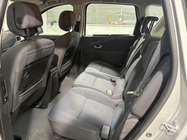 Renault Scenic III с пробегом 2010 года, цена 669 800 рублей, 307000 км, компактвэн, Автокод Объявления