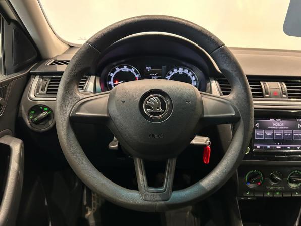 Skoda Rapid I Рестайлинг с пробегом 2017 года, цена 959 000 рублей, 122601 км, лифтбек, Автокод Объявления