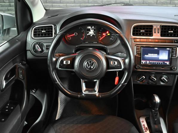 Volkswagen Polo V Рестайлинг с пробегом 2019 года, цена 1 500 000 рублей, 66037 км, седан, Автокод Объявления