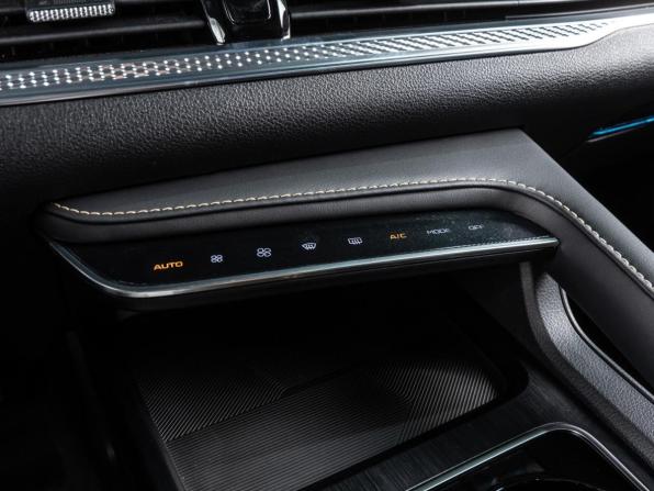 FAW Bestune B70 I Рестайлинг с пробегом 2024 года, цена 2 699 000 рублей, 49 км, лифтбек, Автокод Объявления