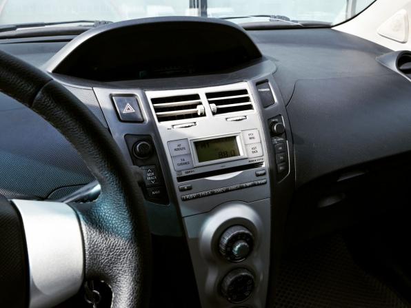 Toyota Yaris II с пробегом 2006 года, цена 502 000 рублей, 216222 км, хэтчбек, Автокод Объявления
