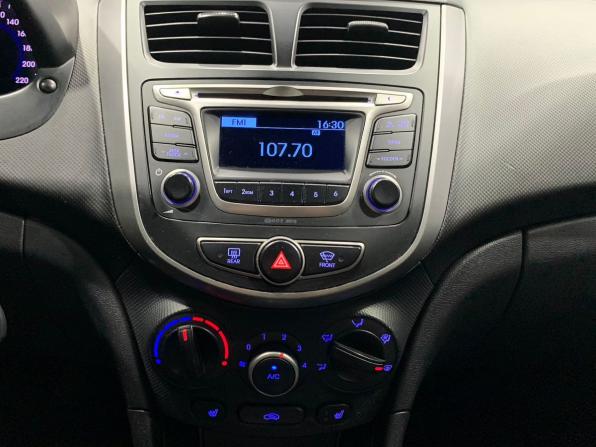 Hyundai Solaris I Рестайлинг с пробегом 2015 года, цена 699 000 рублей, 207000 км, седан, Автокод Объявления
