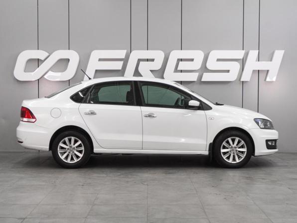Volkswagen Polo V Рестайлинг с пробегом 2015 года, цена 1 060 000 рублей, 94873 км, седан, Автокод Объявления
