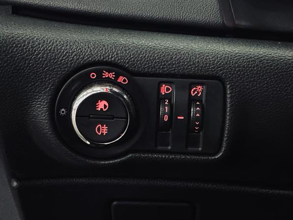 Opel Astra J Рестайлинг с пробегом 2014 года, цена 750 000 рублей, 181932 км, седан, Автокод Объявления