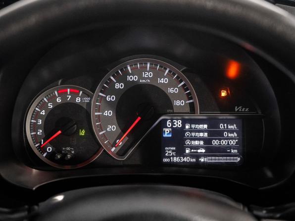 Toyota Vitz III (XP130) Рестайлинг 2 с пробегом 2017 года, цена 899 500 рублей, 186340 км, хэтчбек, Автокод Объявления