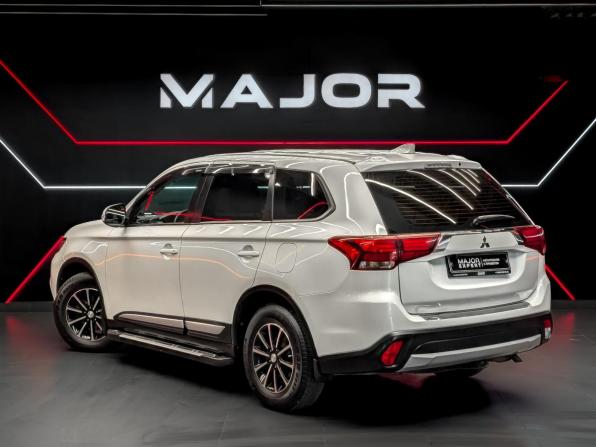 Mitsubishi Outlander III Рестайлинг 2 с пробегом 2018 года, цена 1 900 000 рублей, 71986 км, внедорожник, Автокод Объявления