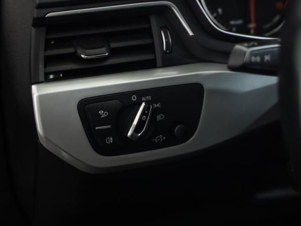 Audi A4 V (B9) с пробегом 2017 года, цена 2 366 000 рублей, 101271 км, седан, Автокод Объявления