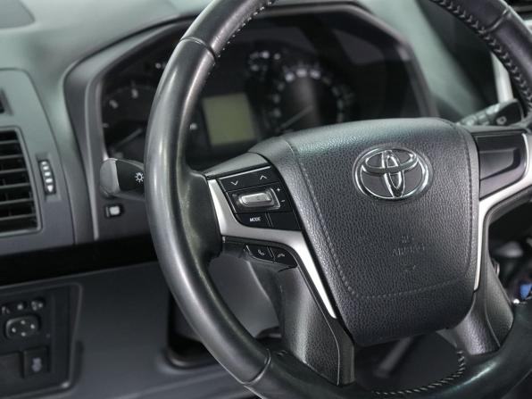 Toyota Land Cruiser Prado 150 Series Рестайлинг 2 с пробегом 2018 года, цена 4 800 000 рублей, 75000 км, внедорожник, Автокод Объявления