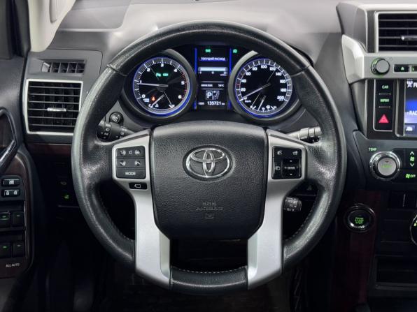 Toyota Land Cruiser Prado 150 Series Рестайлинг 1 с пробегом 2015 года, цена 3 670 000 рублей, 135000 км, внедорожник, Автокод Объявления