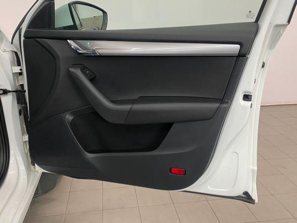 Skoda Octavia III (A7) Рестайлинг с пробегом 2019 года, цена 1 642 000 рублей, 103573 км, лифтбек, Автокод Объявления