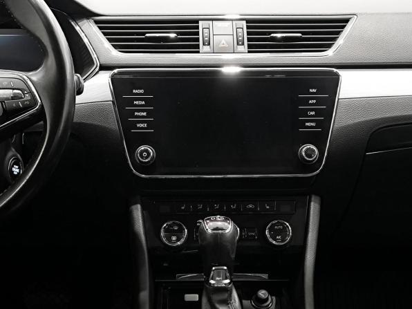 Skoda Superb III Рестайлинг с пробегом 2021 года, цена 2 350 000 рублей, 102600 км, лифтбек, Автокод Объявления