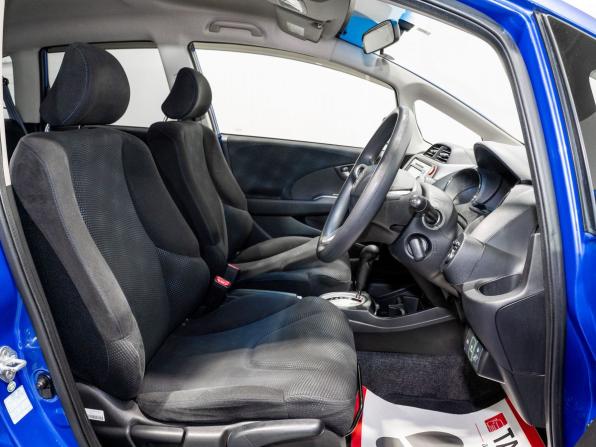 Honda Fit II с пробегом 2012 года, цена 1 020 000 рублей, 104648 км, хэтчбек, Автокод Объявления