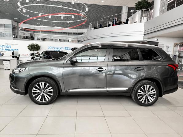 Mitsubishi Outlander III Рестайлинг 3 с пробегом 2021 года, цена 2 890 000 рублей, 47617 км, внедорожник, Автокод Объявления