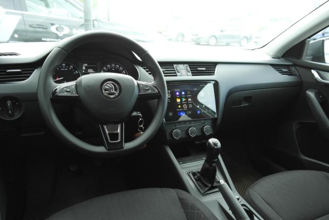 Skoda Octavia III (A7) Рестайлинг с пробегом 2017 года, цена 1 320 000 рублей, 212500 км, лифтбек, Автокод Объявления