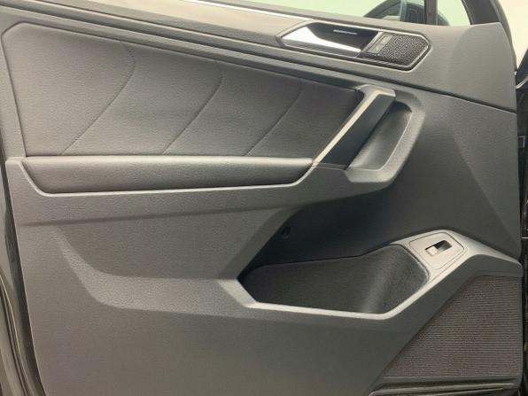 Volkswagen Tiguan II с пробегом 2018 года, цена 2 299 000 рублей, 159626 км, внедорожник, Автокод Объявления