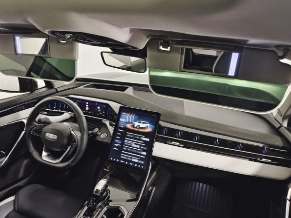 Geely Atlas II с пробегом 2024 года, цена 2 825 000 рублей, 23765 км, внедорожник, Автокод Объявления