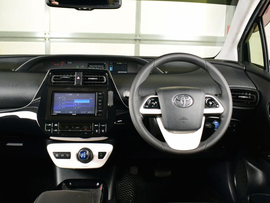 Toyota Prius IV (XW50) Кемерово  - изображение 11