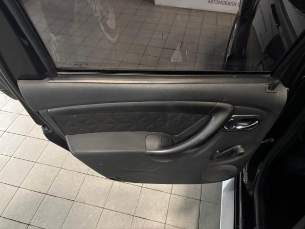 Renault Duster I Рестайлинг с пробегом 2017 года, цена 889 000 рублей, 215000 км, внедорожник, Автокод Объявления