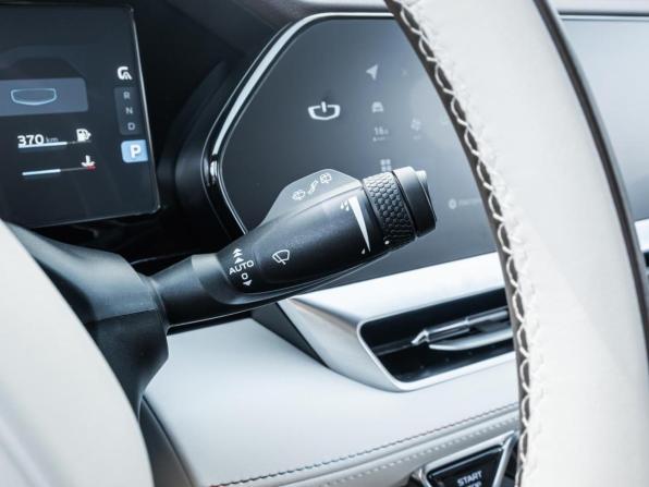 Geely Monjaro I с пробегом 2023 года, цена 3 166 800 рублей, 28558 км, внедорожник, Автокод Объявления