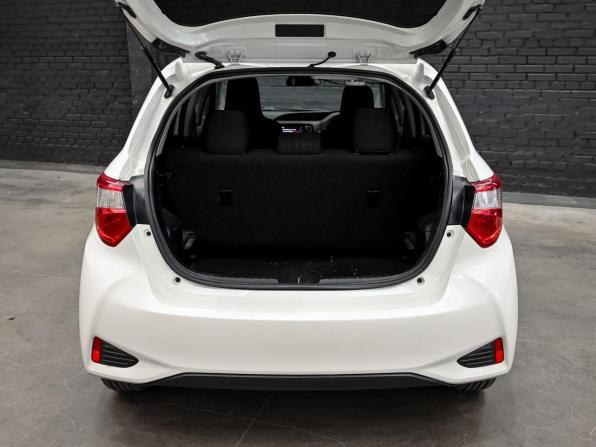 Toyota Vitz III (XP130) Рестайлинг 2 с пробегом 2019 года, цена 1 000 000 рублей, 145707 км, хэтчбек, Автокод Объявления