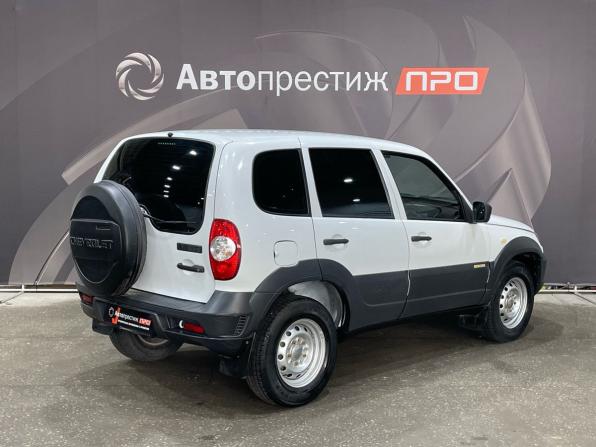Chevrolet Niva I Рестайлинг с пробегом 2016 года, цена 560 000 рублей, 125684 км, внедорожник, Автокод Объявления