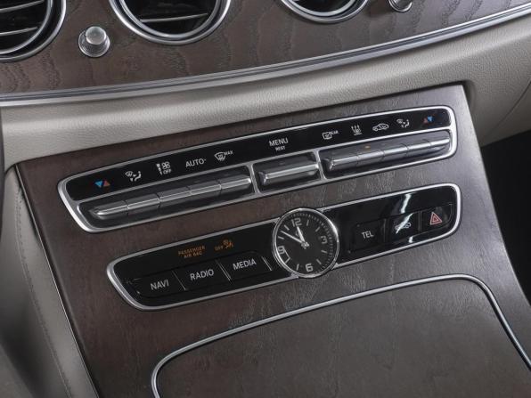 Mercedes-Benz E-Класс V (W213 S213 C238) с пробегом 2017 года, цена 3 500 000 рублей, 139611 км, седан, Автокод Объявления