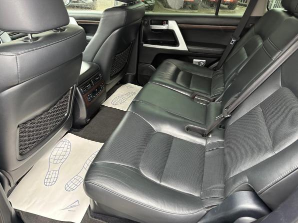 Toyota Land Cruiser 200 Series Рестайлинг 2 с пробегом 2018 года, цена 6 250 000 рублей, 193000 км, внедорожник, Автокод Объявления