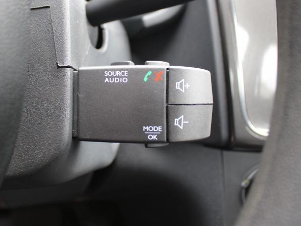 Renault Logan II Рестайлинг с пробегом 2019 года, цена 1 399 000 рублей, 16637 км, седан, Автокод Объявления