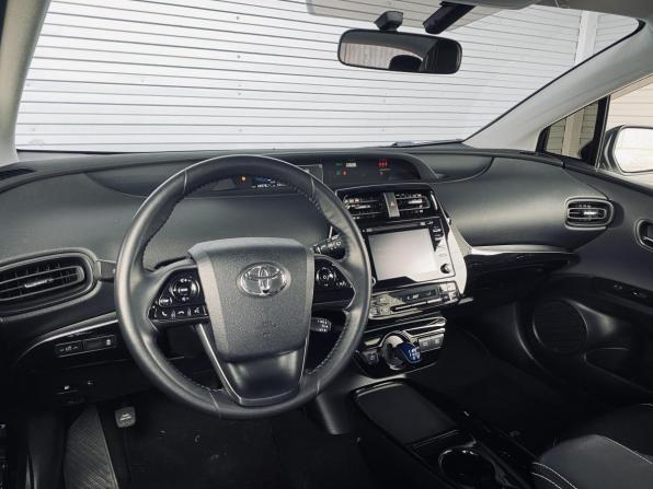 Toyota Prius IV Рестайлинг (XW50) с пробегом 2019 года, цена 2 329 000 рублей, 68974 км, хэтчбек, Автокод Объявления
