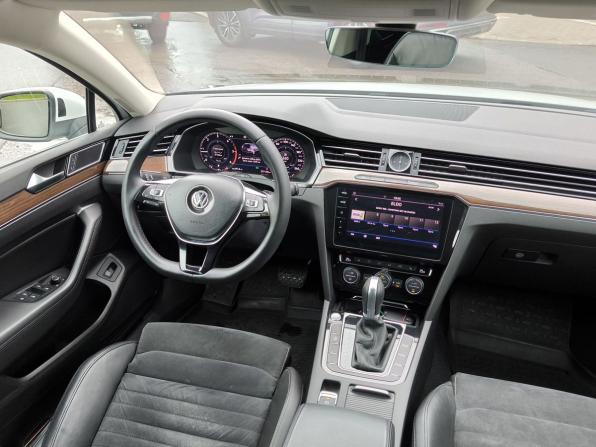 Volkswagen Passat B8 с пробегом 2018 года, цена 2 275 000 рублей, 221159 км, универсал, Автокод Объявления