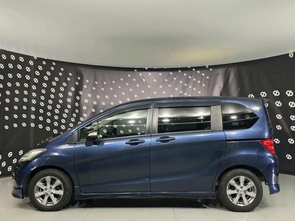 Honda Freed I с пробегом 2011 года, цена 1 029 000 рублей, 133762 км, компактвэн, Автокод Объявления