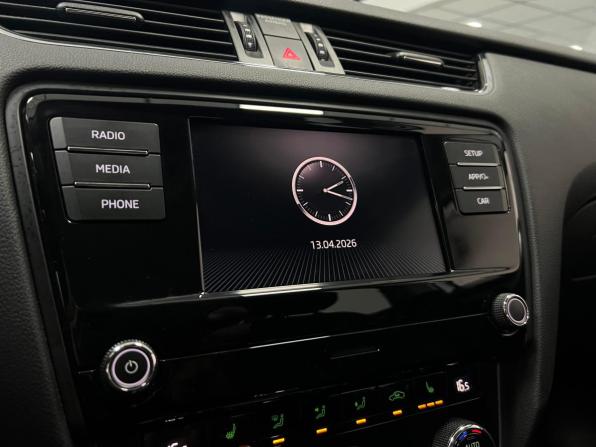 Skoda Octavia III (A7) Рестайлинг с пробегом 2020 года, цена 1 990 000 рублей, 65000 км, лифтбек, Автокод Объявления
