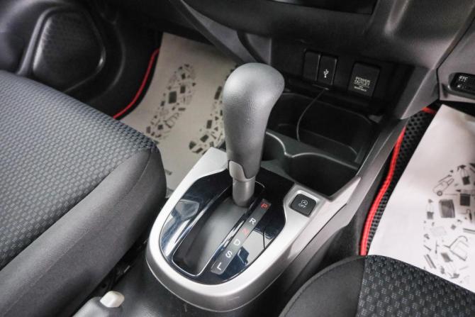 Honda Fit III Рестайлинг с пробегом 2018 года, цена 1 229 000 рублей, 64878 км, хэтчбек, Автокод Объявления