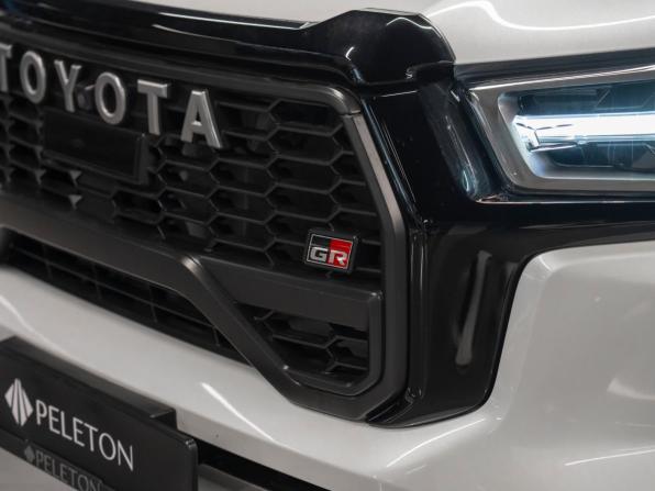 Toyota Hilux VIII Рестайлинг 2 с пробегом 2025 года, цена 7 450 000 рублей, 30 км, пикап, Автокод Объявления