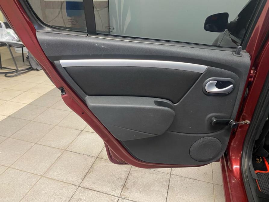 Renault Sandero I Санкт-Петербург  - изображение 14