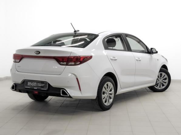 Kia Rio IV Рестайлинг с пробегом 2021 года, цена 1 625 000 рублей, 97751 км, седан, Автокод Объявления