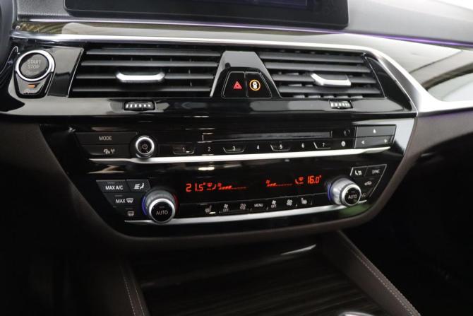BMW 5 серии VII (G30/G31/G38) с пробегом 2018 года, цена 3 439 990 рублей, 195253 км, седан, Автокод Объявления