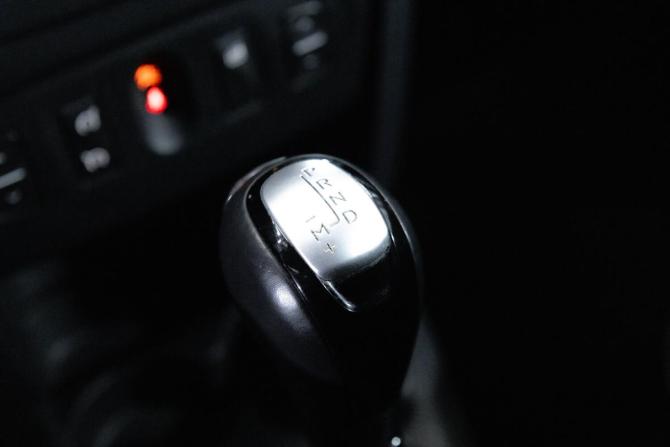 Renault Sandero II с пробегом 2015 года, цена 999 000 рублей, 69699 км, хэтчбек, Автокод Объявления