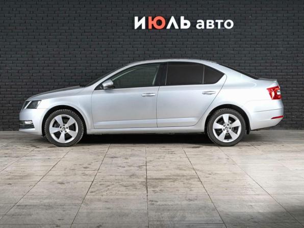 Skoda Octavia III (A7) Рестайлинг с пробегом 2017 года, цена 1 690 000 рублей, 130430 км, лифтбек, Автокод Объявления
