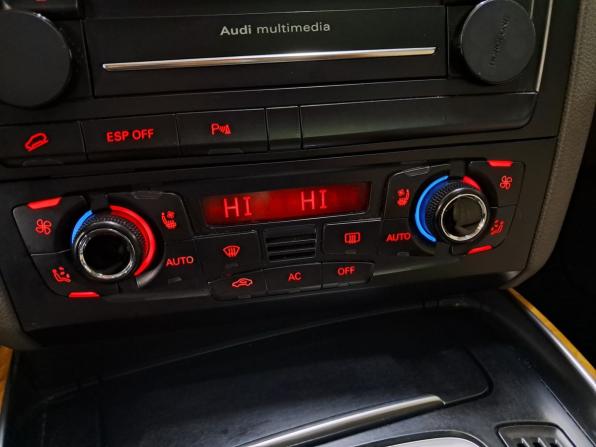 Audi Q5 I (8R) с пробегом 2009 года, цена 1 035 000 рублей, 253619 км, внедорожник, Автокод Объявления