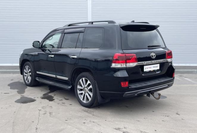 Toyota Land Cruiser 200 Series Рестайлинг 2 с пробегом 2017 года, цена 4 450 000 рублей, 314736 км, внедорожник, Автокод Объявления