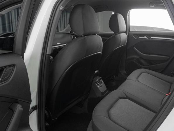Audi A3 III (8V) Рестайлинг с пробегом 2017 года, цена 2 099 000 рублей, 114243 км, седан, Автокод Объявления