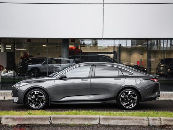 Changan Lamore с пробегом 2024 года, цена 2 050 000 рублей, 12853 км, седан, Автокод Объявления