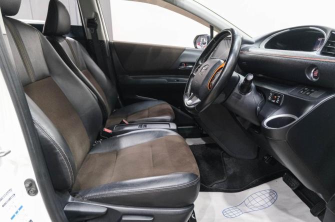Toyota Sienta II Рестайлинг с пробегом 2020 года, цена 1 799 000 рублей, 60000 км, компактвэн, Автокод Объявления