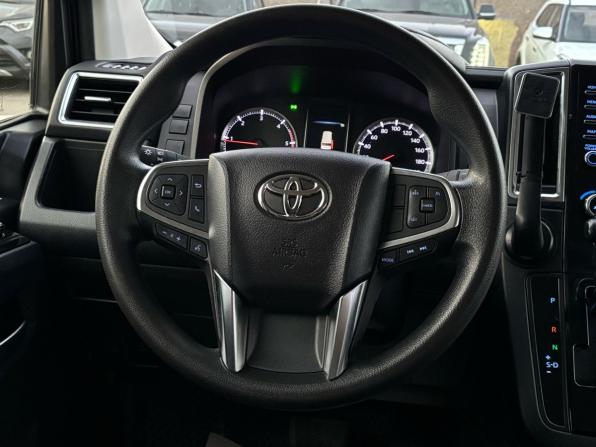 Toyota HiAce H300 с пробегом 2020 года, цена 6 290 000 рублей, 100670 км, минивэн, Автокод Объявления