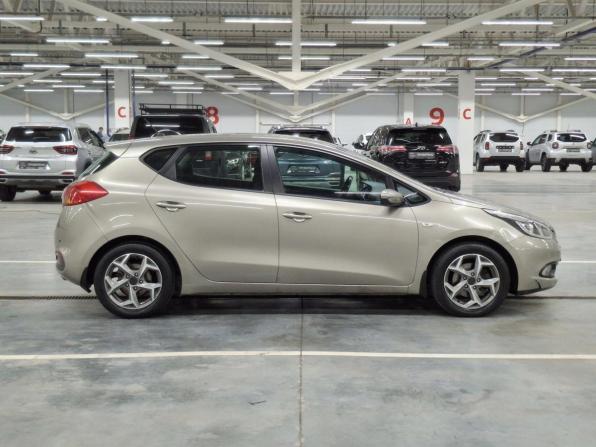 Kia Ceed II с пробегом 2013 года, цена 890 000 рублей, 215577 км, хэтчбек, Автокод Объявления